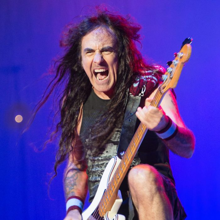 Iron Maiden: dos horas de espera por una cerveza
